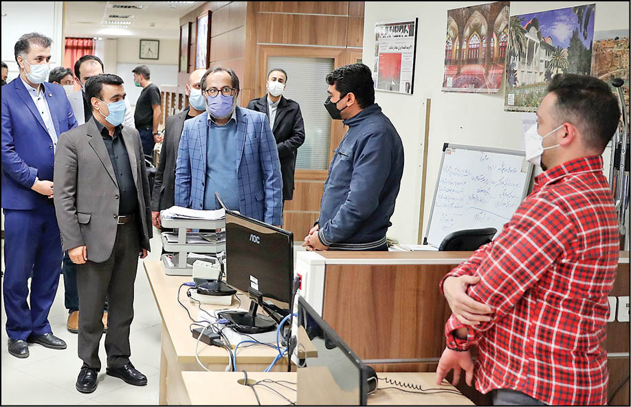 عصر دیروز معاون رئیس‌جمهور از موسسه همشهری بازدید کرد