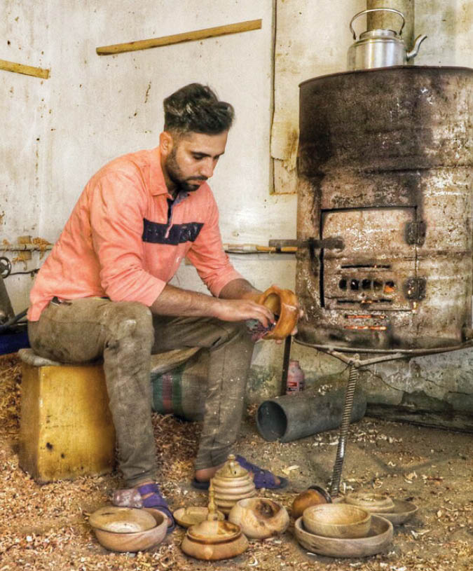 عکس خبر/ «خراطی» نقش هنر روی چوب