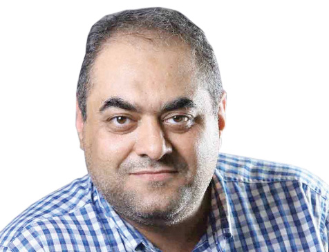 آدم بود...