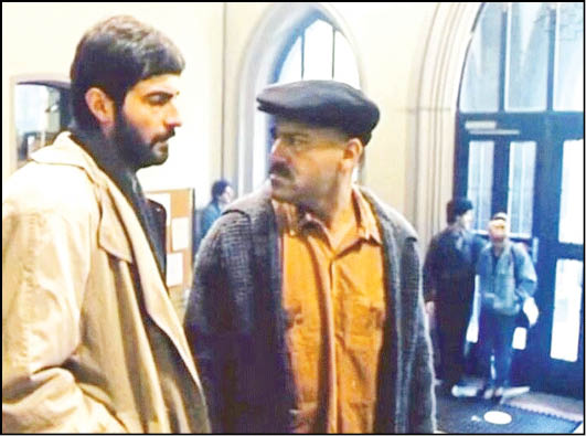 نقشی بر لبه تیغ