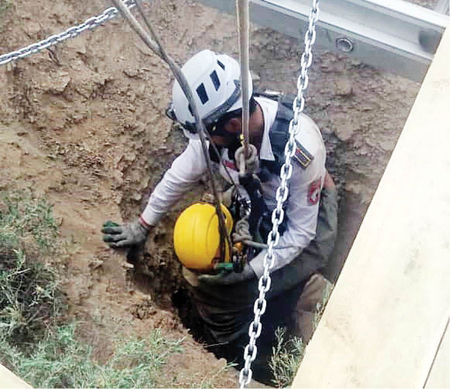 نجات معجزه آسای مرد گمشده در چاه