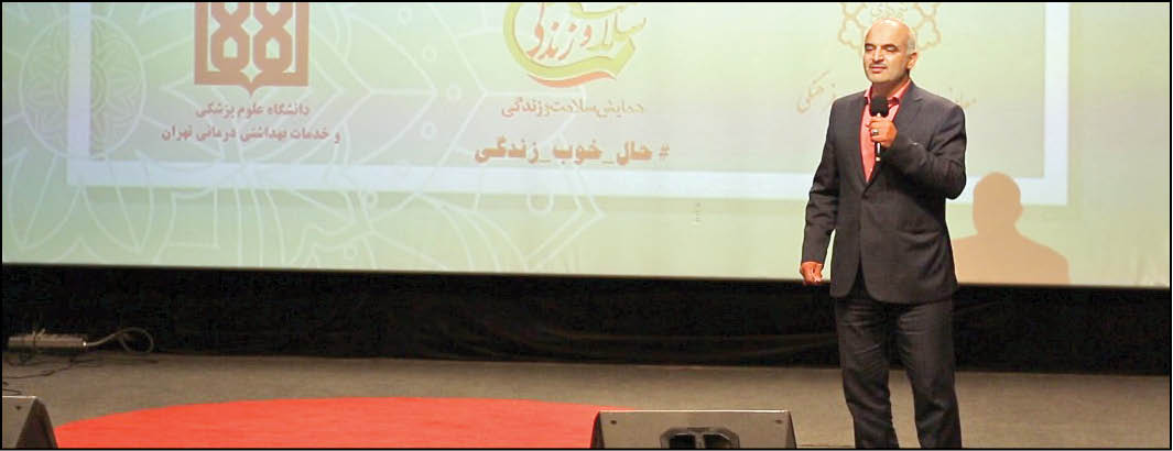 استفاده از فضای مجازی باید فرهنگ سازی شود