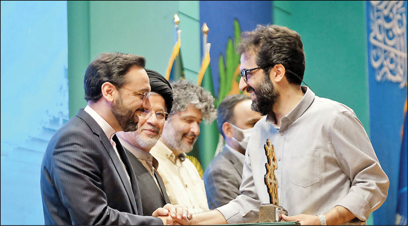 عشق به امام رضا_ع_ کارها را جلو می‌بُرد