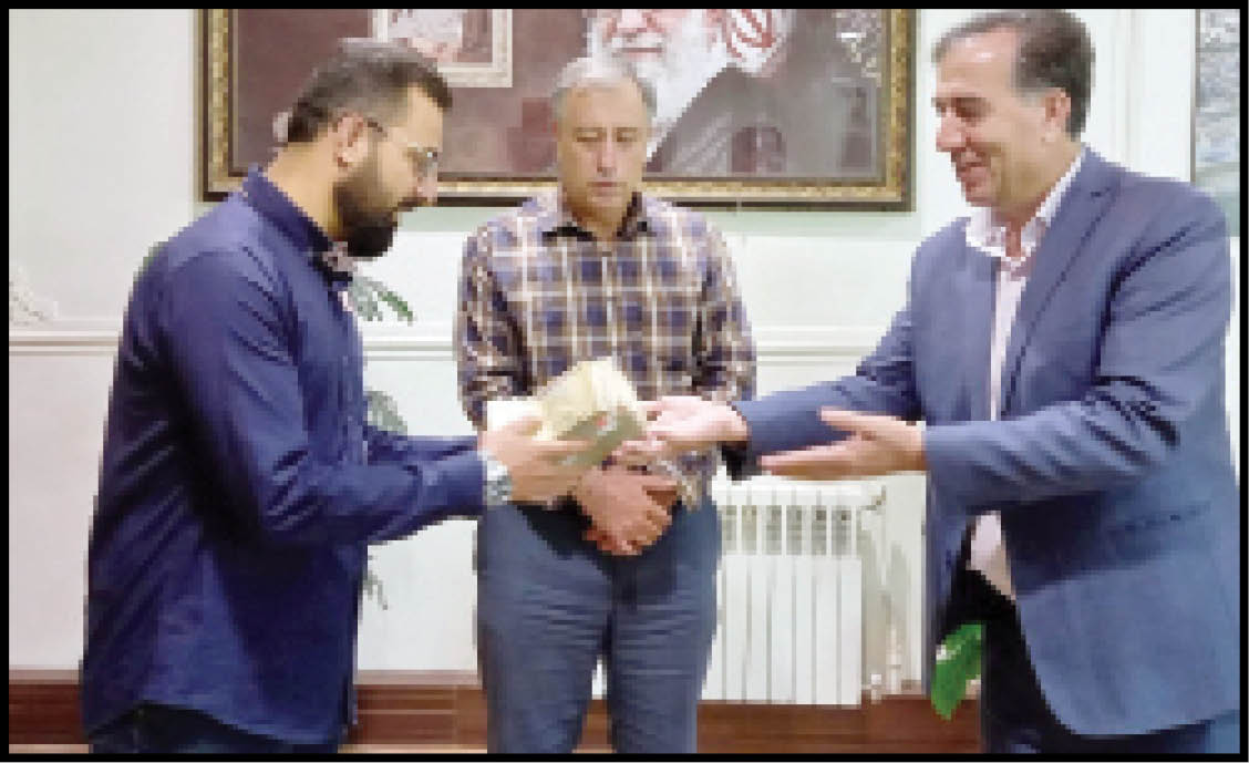 راننده تاکسی بسته پول را به صاحبش رساند