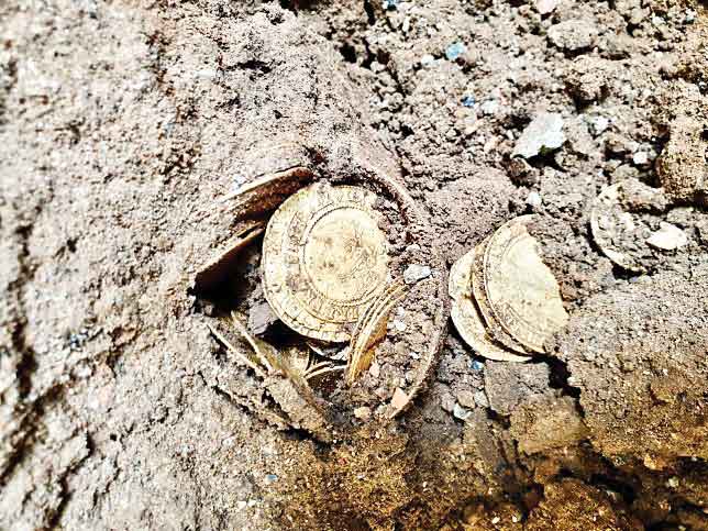 حراج سکه‌های بادآورده