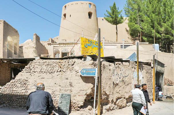 زندگی در همسایگی قلعه بیرجند