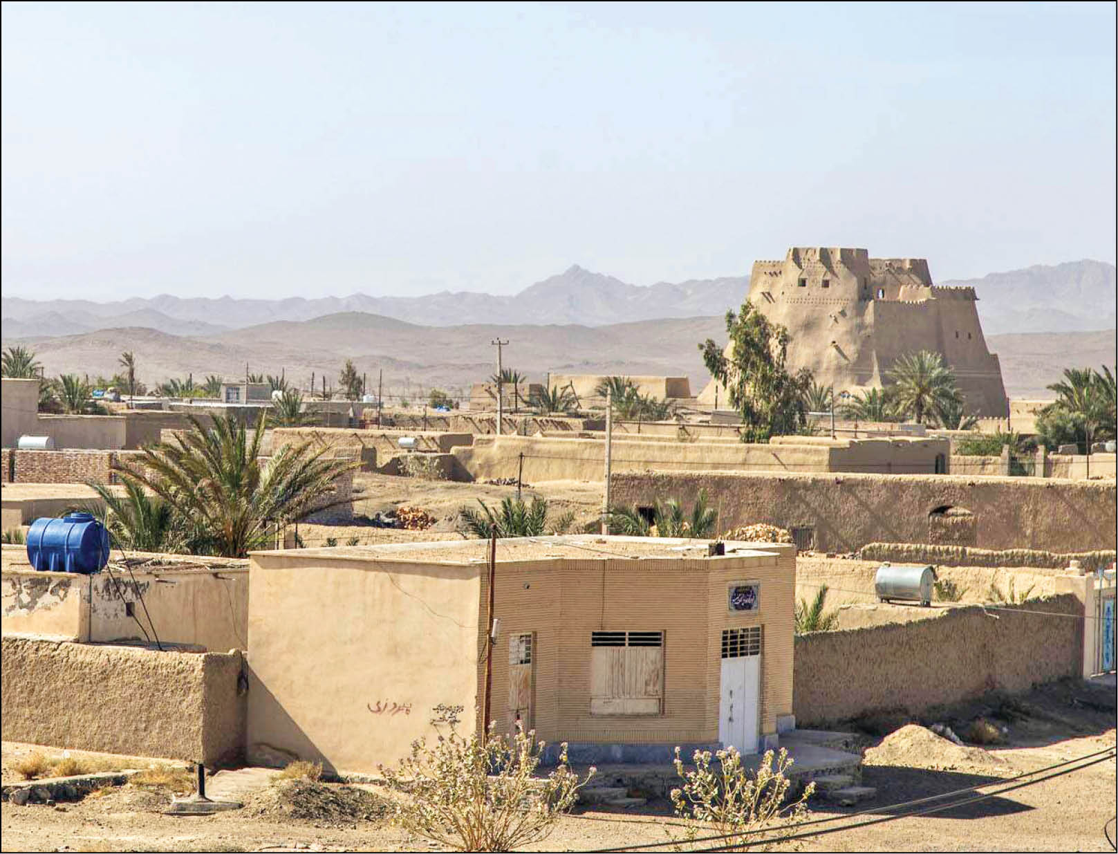 اینجا سنگ و چوب هم حرف می‌زنند