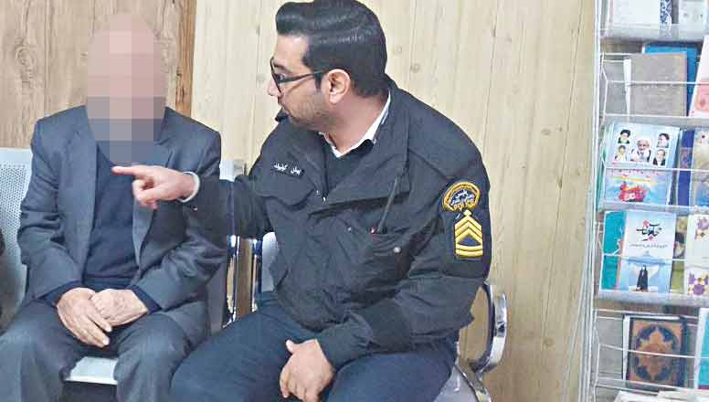مأموران پلیس راهور چطور جان 2پیرمرد و یک زن باردار را نجات دادند