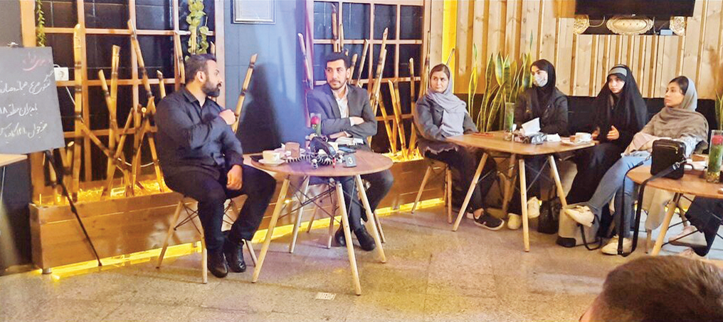 گپ‌وگفت دوستانه شهردار منطقه۱۸ با جوانان دهه‌هشتادی