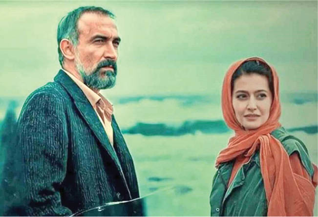 حاشیه‌های اکران «پوست شیر» در سینما لوتوس