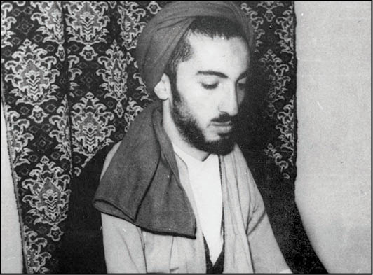 ده‌نمکی زندگی نواب صفوی را می‌سازد