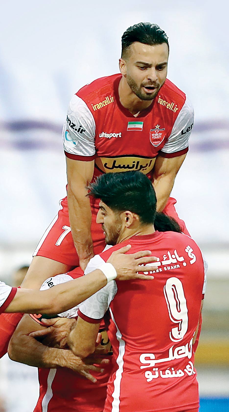 یک برد و چند نشان