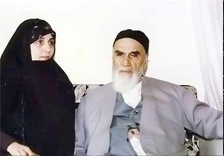 شعرخوانی امام ‌ره برای اعضای خانواده