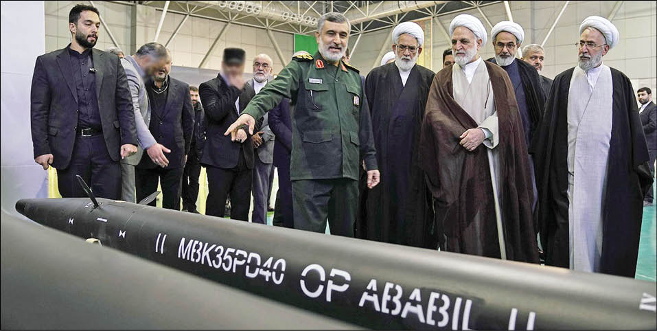 بازدید قاضی‌القضات از دستاوردهای نیروی هوافضای سپاه