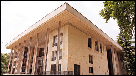 کاخ نیاوران