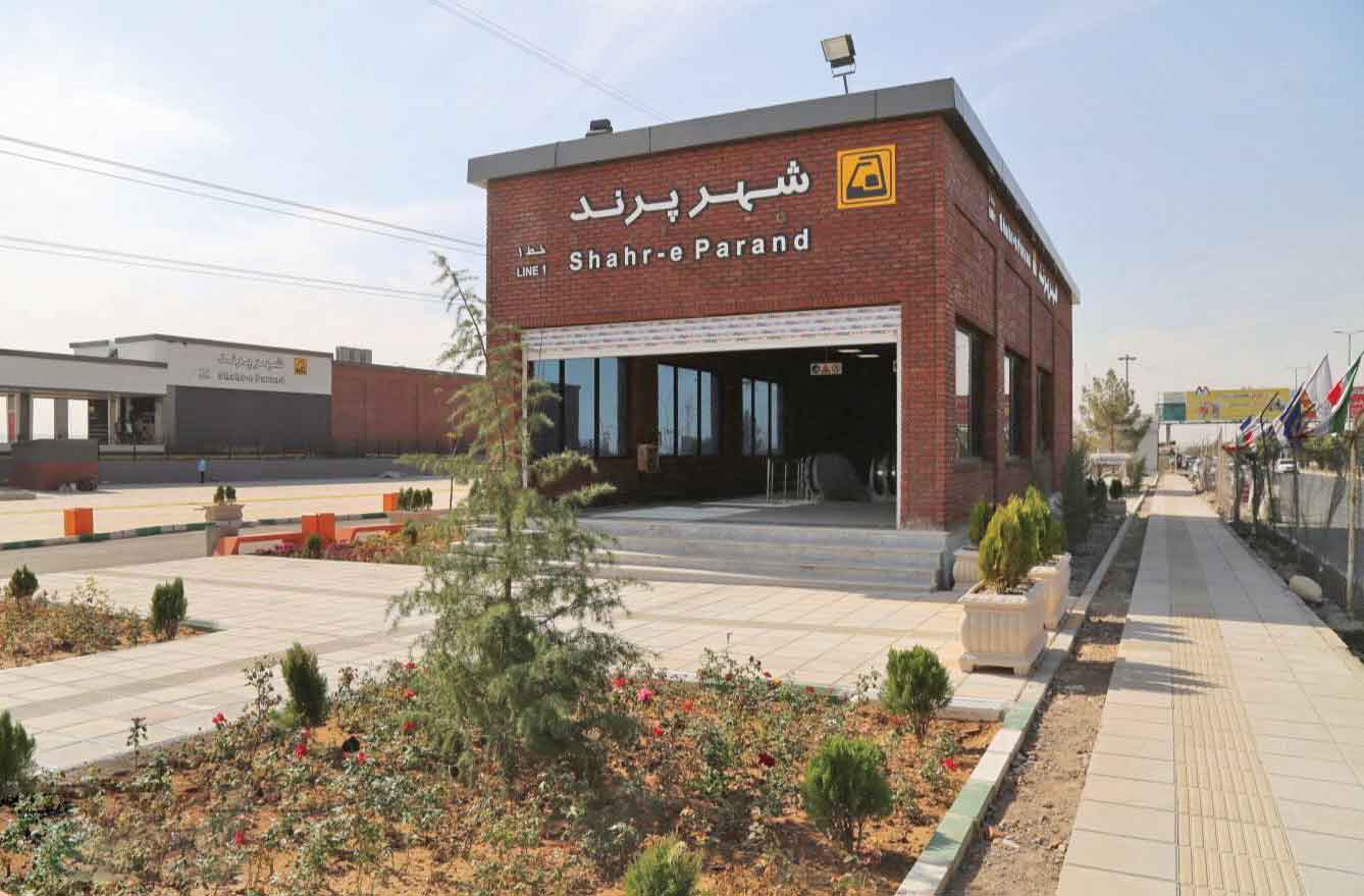 حرکت قطار ملی در مسیر متروی پرند