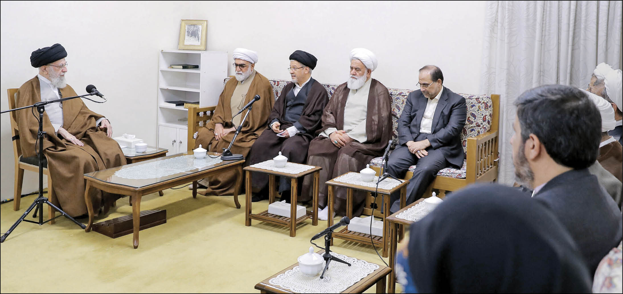 رهبر معظم انقلاب در دیدار اعضای هیأت علمی کنگره‌ جهانی حضرت رضا ع تبیین کردند