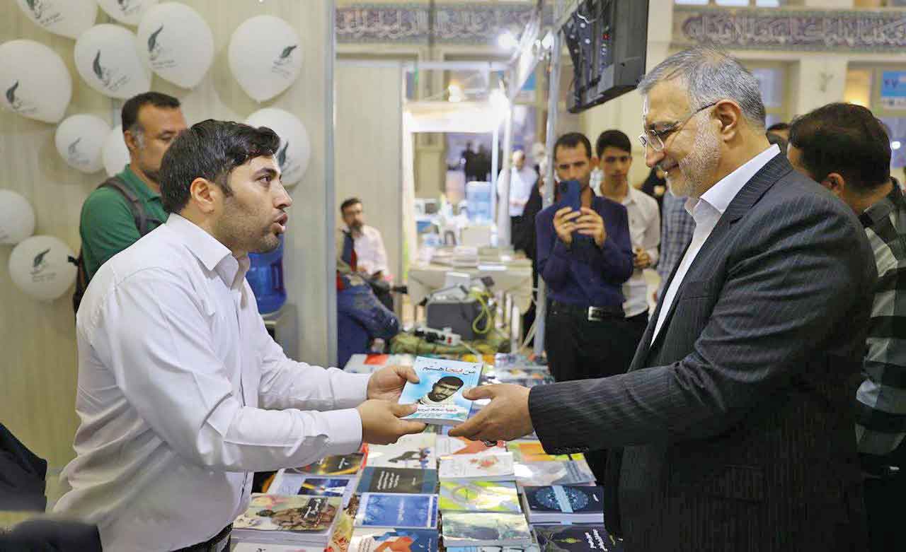 اجرای برنامه‌های ترویج کتابخوانی در مساجد و مدارس