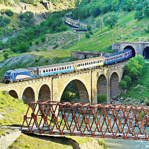 تغییر جهت عجیب سپیددشت در مسیر قطار