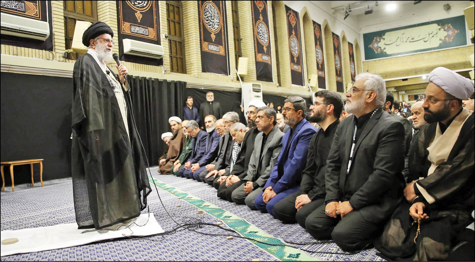 رهبر معظم انقلاب: جنگ بین جبهه حسینی و جبهه یزیدی تمام نشدنی است