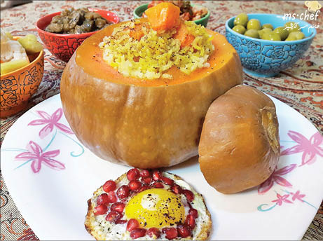 قاپاما شیرین‌پلو در کدو تنبل