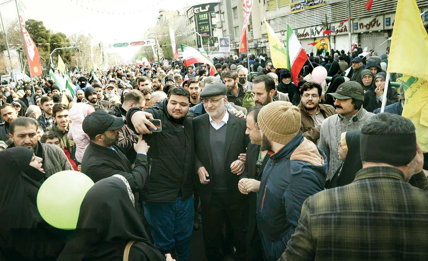 ایستادگی بر آرمان‌های انقلاب معجزه‌ ستودنی ملت ایران است