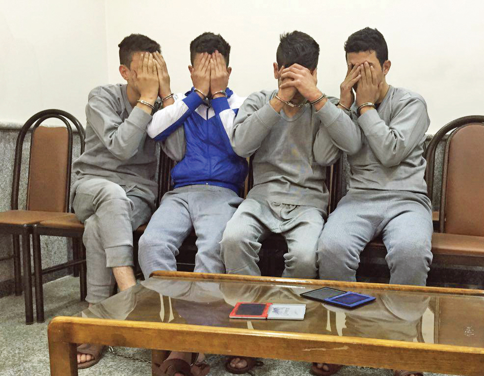 طناب دار بر گردن یک قاتل و 3متجاوز