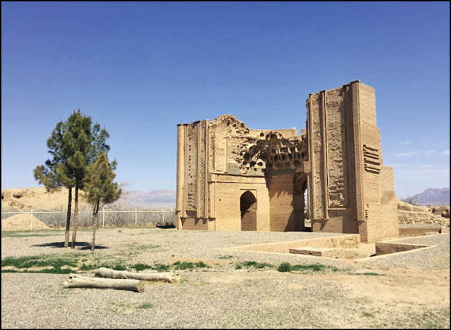 مسجد 900ساله در کویری‌ترین نقطه زمین