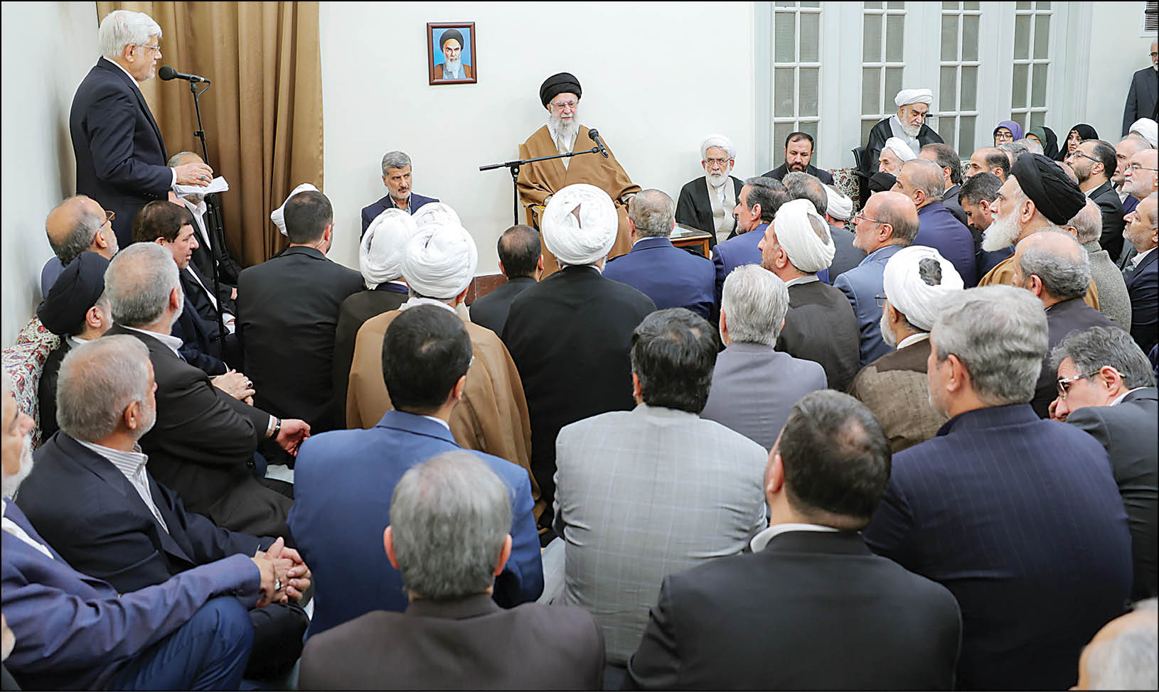 مسائل کشور نباید به مذاکرات گره بخورد