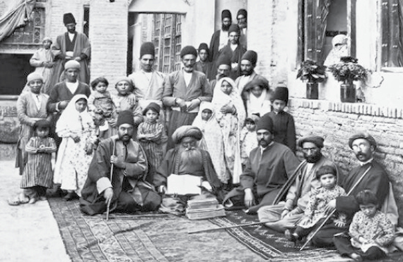 بست‌نشینی یا یک دم اسب فاصله بین عدالت تا آخور!