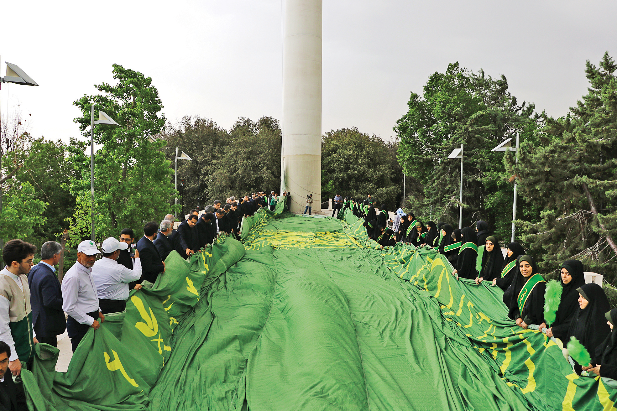 تهران زیر پرچم امام رضا ع