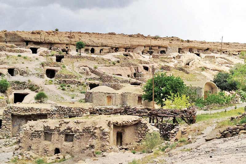 یک شب اقامت در غار