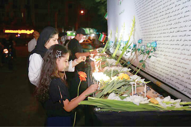 منطقه10 یادمان شهدای حملات صهیونیست‌ها در میدان جمهوری برپا شد