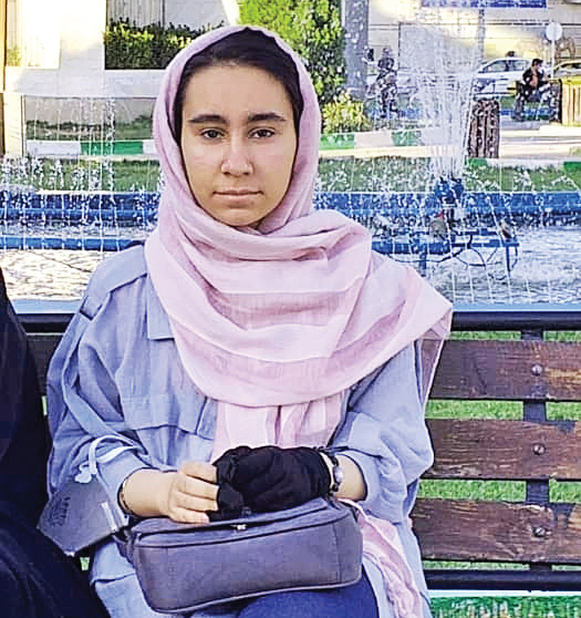 دختر جوان فرشته نجات شد