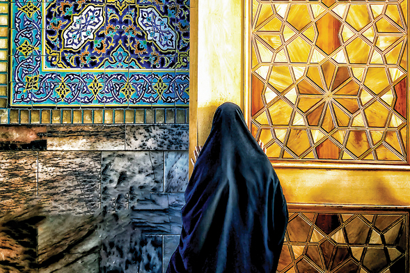 در آستانه نور