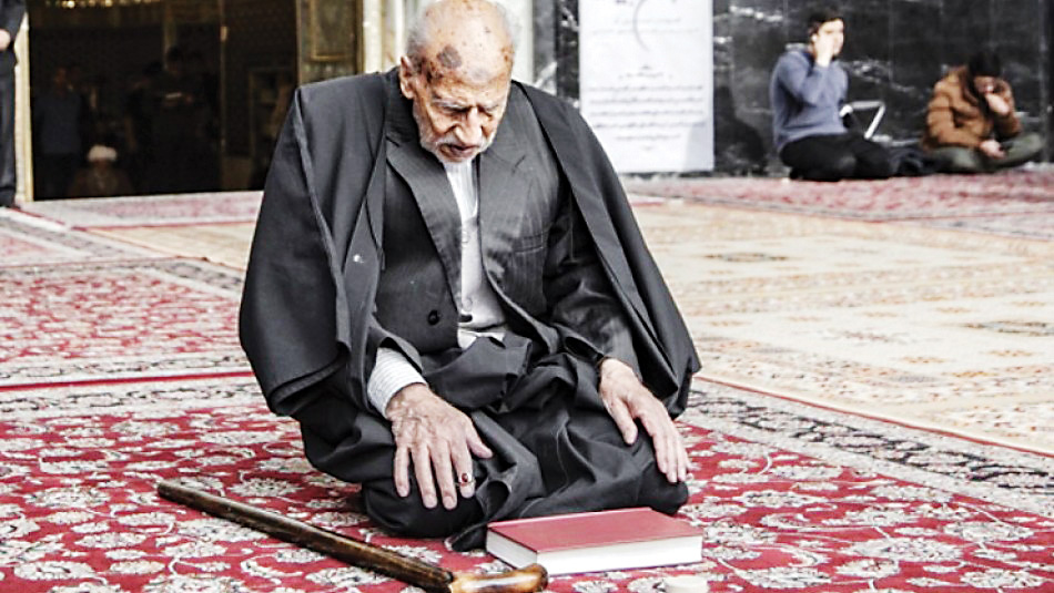 79سال خادمی