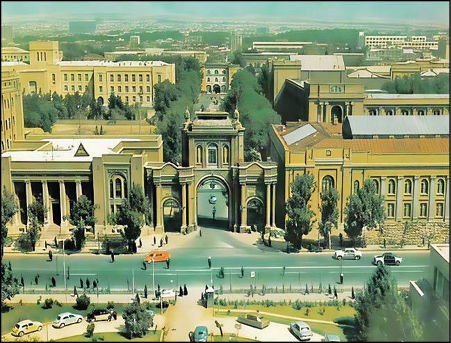 تهران، سردر باغ ملی، ۷۰ سال پیش