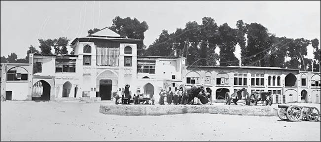عالی‌قاپوی تهران کجا بود؟