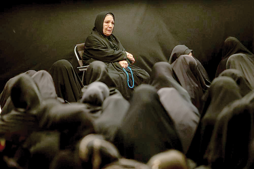 مادرانگی در عزای مادر