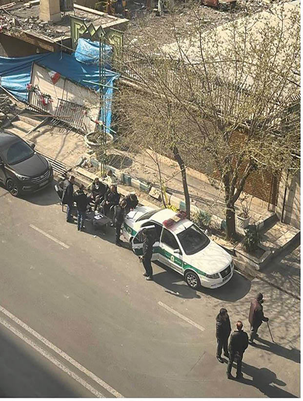 ماجرای تصویری که‌ خدمات رسانی مأموران یک کلانتری ‌ بعد از اصابت موشک به ساختمان‌شان را نشان می دهد