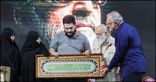 تندیس سردار شهید حاجی‌زاده در زادگاهش نصب شد