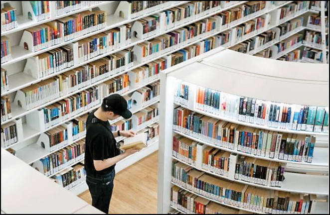 سنگاپور برای کتابخوانی پول می‌دهد